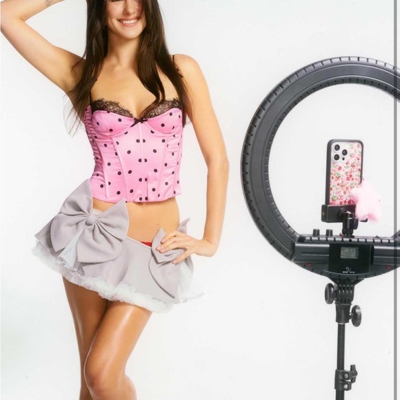 Wildflower Cases - Compatible with iPhone 16 Pro Max | Protective Black Bumper - Picture 4 of 6